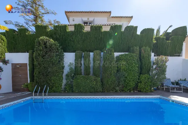 *  Espectacular chalet con piscina y vistas impresionantes — 2