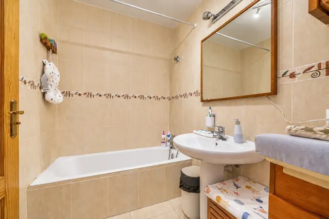 Amplio piso de 2 dormitorios y 2 baños con parking en Campos — 8
