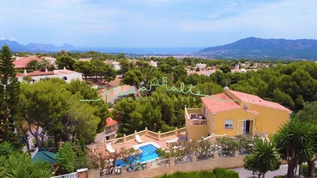 Villa en urbanización de la Nucia! - foto 5