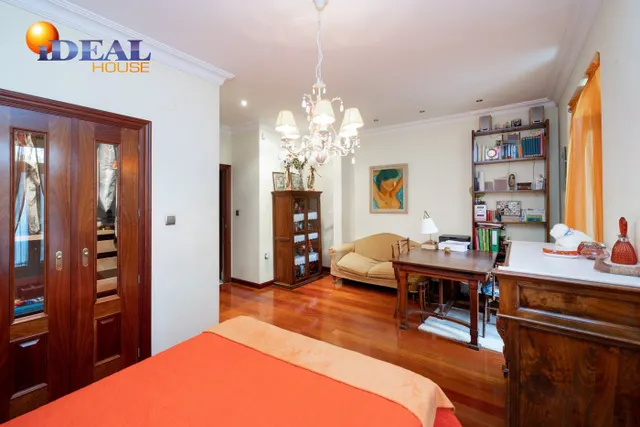 FANTASTICA CASA EN PLAZA DE LOS LOBOS — 40