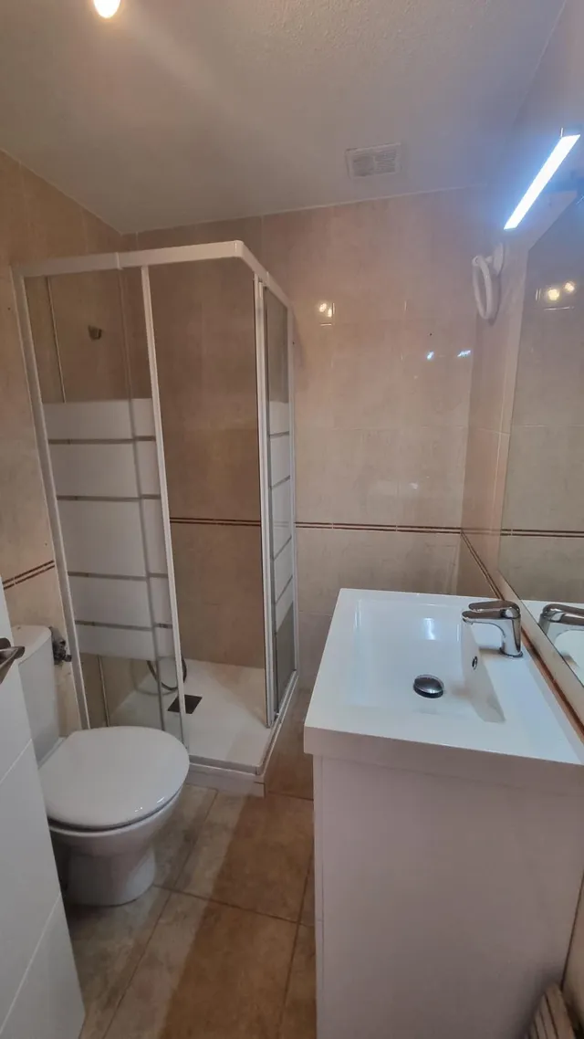 BUNGALOW EN PLANTA BAJA CON PISCINA COMUNITARIA - ZONA ALTOS DE LA BAHÍA, TORREVIEJA — 9