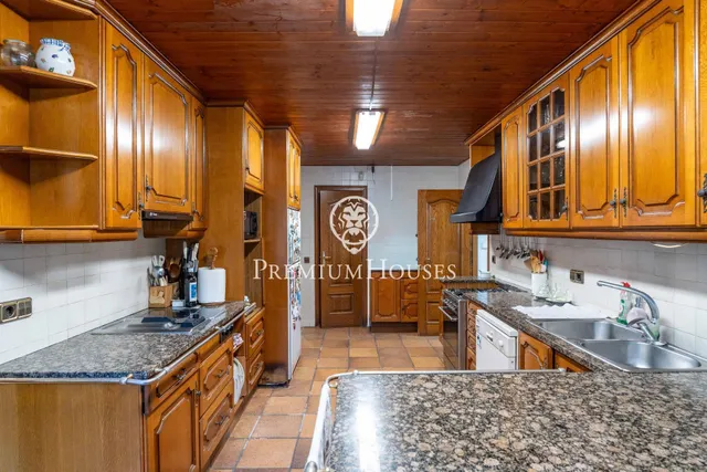Casa independiente con piscina y jardín en Vallpineda — 14