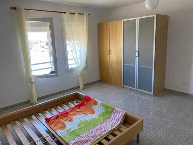 Luminoso y acogedor piso con ascensor en Castillo del Romeral, listo para entrar a vivir — 8