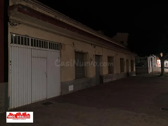 SE ALQUILA LOCAL COMERCIAL EN ROJALES EN CALLE PRINCIPAL - foto 2