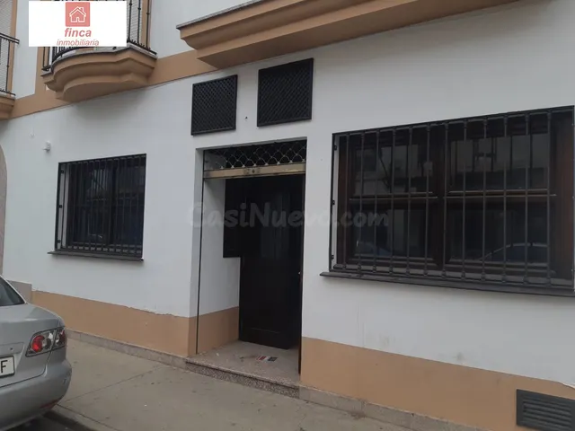 MONTIJO, ALQUILER LOCAL EN EL CENTRO A 25 METROS PLAZA ESPAÑ