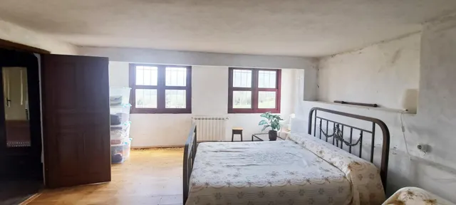 Amplia finca con varias edificaciones — 17