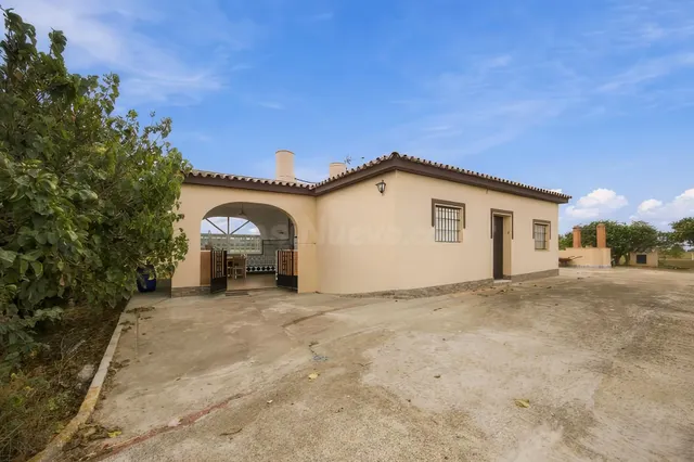 Finca rústica hipotecable con casa, pozo y frutales en Chiclana — 5