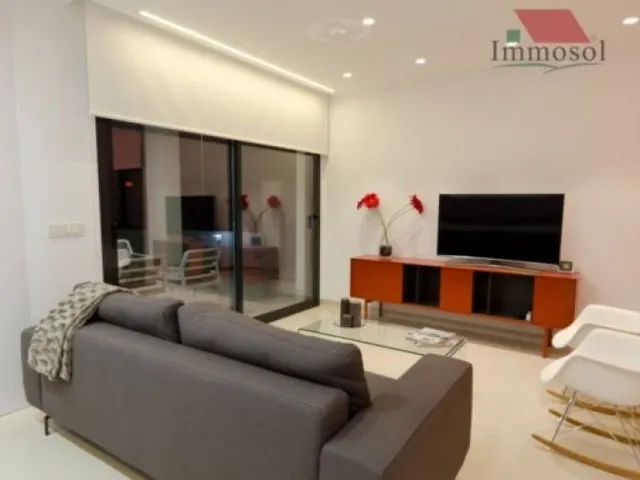 MAGNÍFICA VILLA EN LA MARINA, A PIE DE PLAYA — 4
