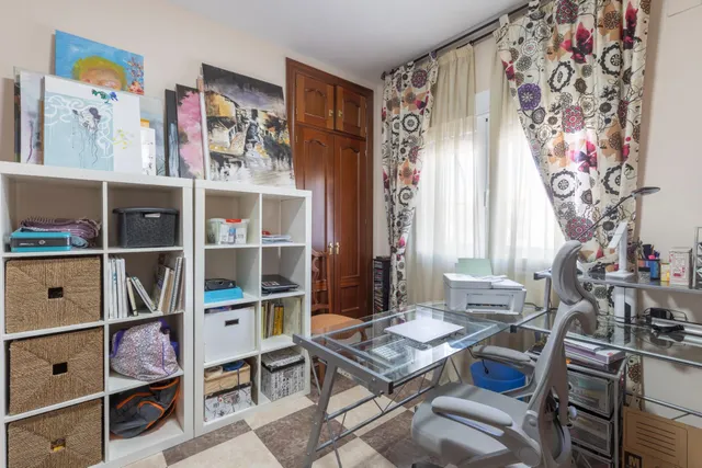 Casa en Armilla con terraza, patio y amplia cochera — 32