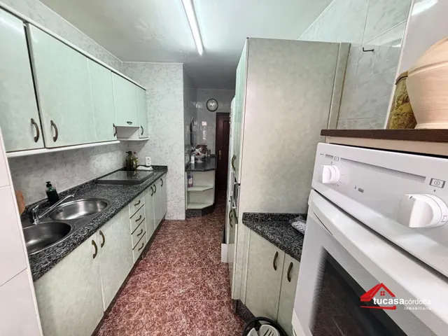 Piso exterior con terraza y parking en levante– 165.000 € — 9