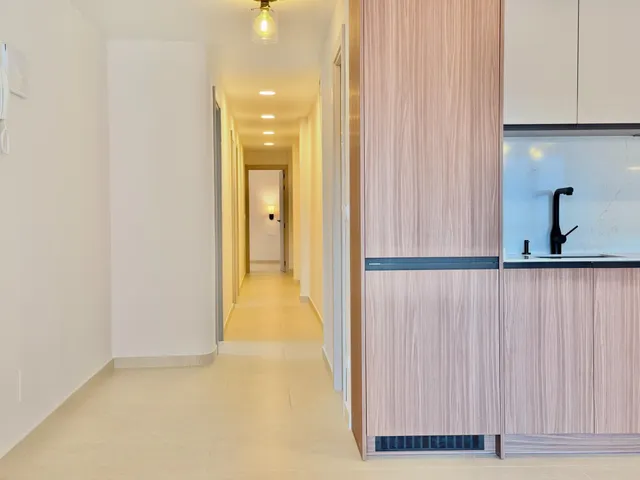 Piso reformado de 3 dormitorios y 2 baños a 200 metros del mar en el centro de Torrevieja — 14
