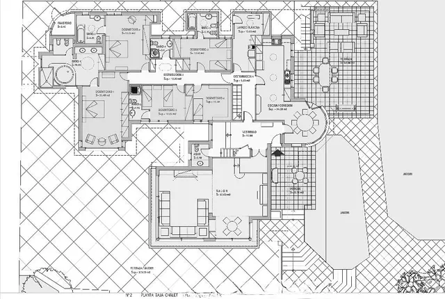 Chalet con patio, piscina, jardin, tenis, porche ,bodega  y garage — 33