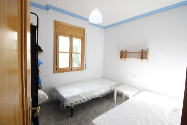 EXCELENTE CASA EN EL CENTRO DE BAZA!!!! — 16