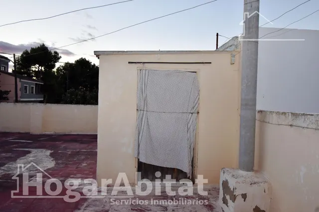 ¡UBICACIÓN IDEAL! CASA ESQUINERA Y ACOGEDORA CON TERRAZA — 16
