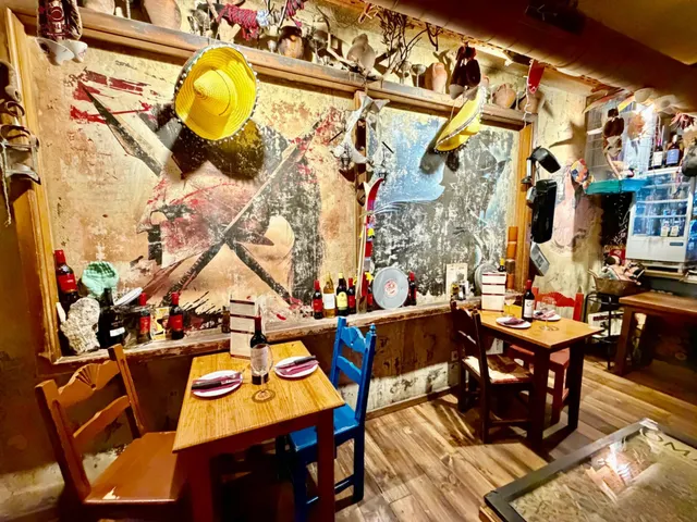 Bar Restaurante con 128m2 distribuidos en planta comercial de 98m2 más almacén de 30m2, ofreciendo una distribución cómoda, funcional y muy eficiente para el desarrollo de la actividad h — 8