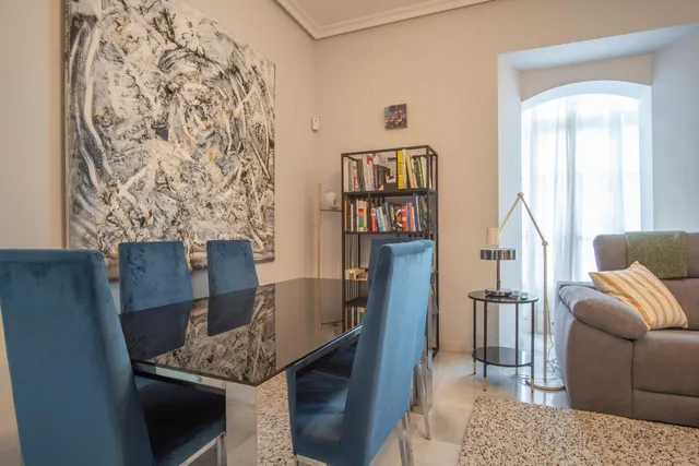 Espaciosa casa con encanto en el centro: elegancia, azotea y sótano en calle Murillo ✨ — 30