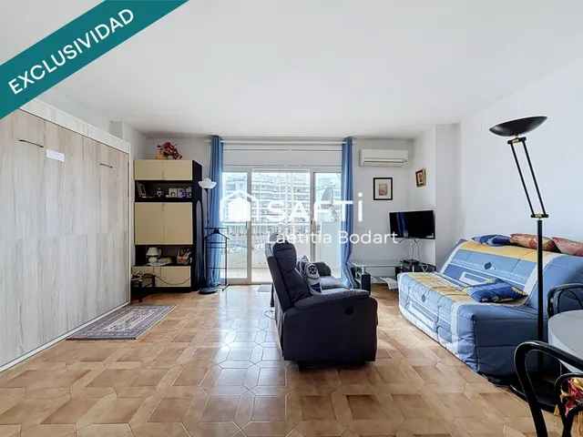 Estudio con terraza y vistas al canal, situado en la zona muy buscada de Caballito de Mar, en Empuriabrava. — 3