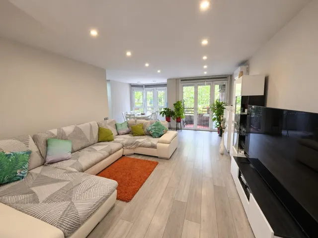 Piso en venta en passeig de pere iii, Manresa – 3 habitaciones, 2 baños y ascensor — 2