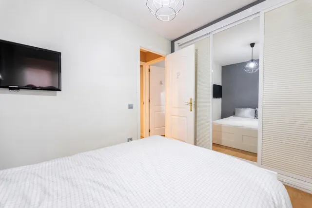 VIVIENDA MUY LUMINOSA DE 3 DORMITORIOS, 2 BAÑOS Y AMPLIA TERRAZA — 20