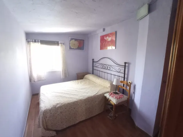 VENTA DE CHALET Y APARTAMENTO — 32