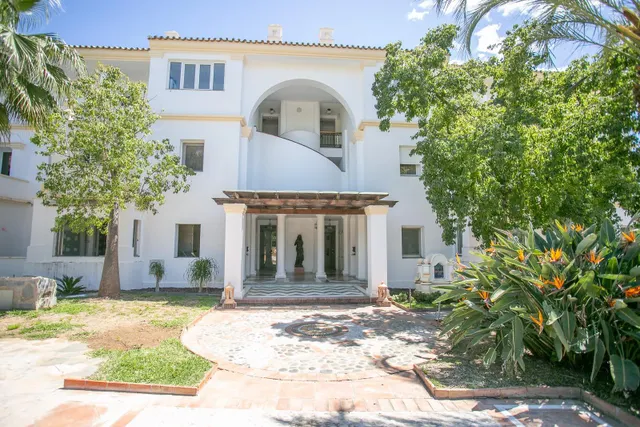 Precioso y lujoso apartamento con vistas al mar en Monte paraíso, en la Milla de Oro. Marbella — 39