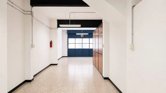 Local comercial diáfano en zona urbana — 7