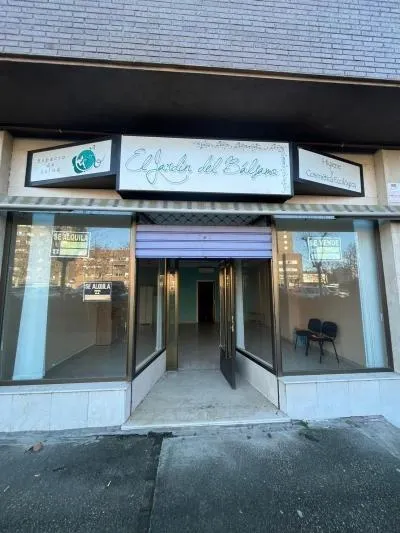 SE VENDE O SE ALQUILA CON OPCIÓN A COMPRA — 11