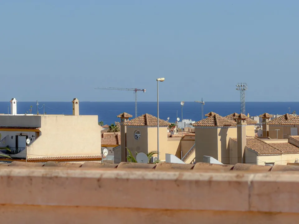 Playa Flamenca! Encantador Bungalow con gran terraza y vistas despejadas + Solarium privado con vistas al mar + Piscina comunitaria + Parking comunitario