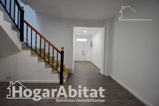 AMPLIA Y BONITA CASA REFORMADA CON 2 TERRAZAS — 6