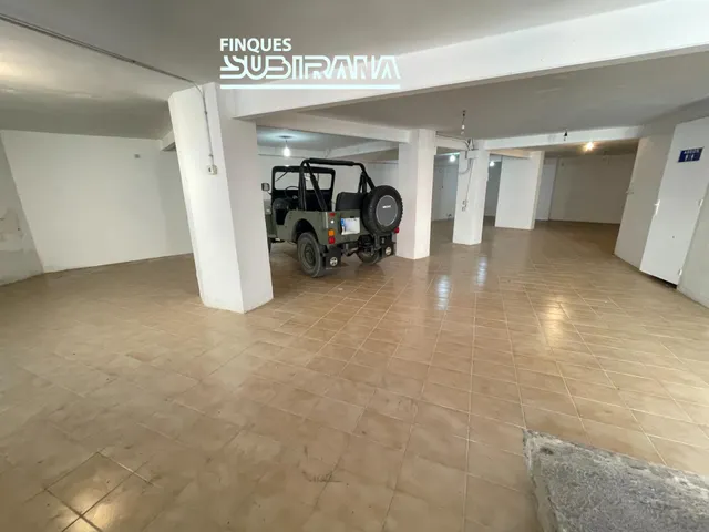 LOCAL COMERCIAL AMB POSSIBILITAT DE CANVI D'ÚS A HABITATGE A VILANOVA DEL CAMÍ — 16