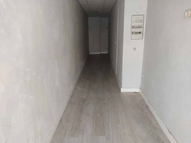 LOCAL COMERCIAL DE 170 M2 — 10