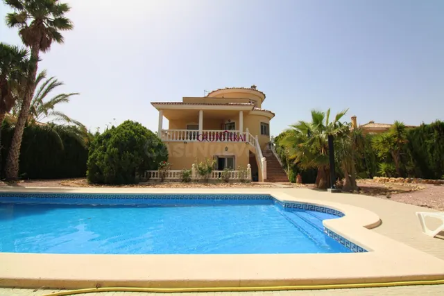 Exclusivo chalet independiente con licencia turística en Val