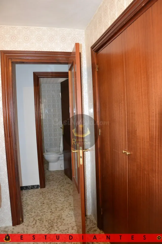 EST/ Piso amueblado para ESTUDIANTES con CINCO dormitorios e - foto 4