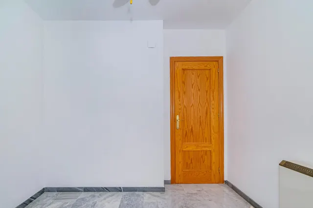 PISO DE 3 habitaciones Y COCHERA EN LA ZUBIA — 14