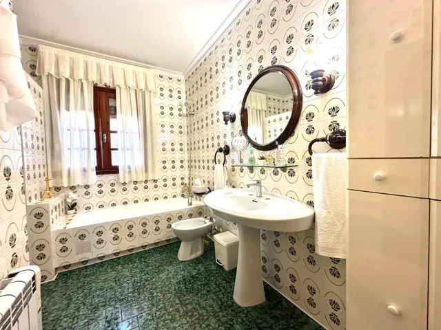 COQUETO CHALET A UN PASO DE LA CIUDAD! — 27