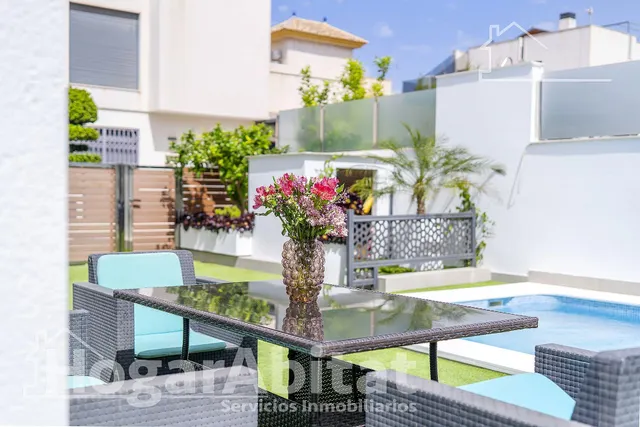 ¡EXTRAORDINARIO CHALET! AMPLIO Y SEMINUEVO CON PISCINA PRIVADA Y TRES TERRAZAS — 19