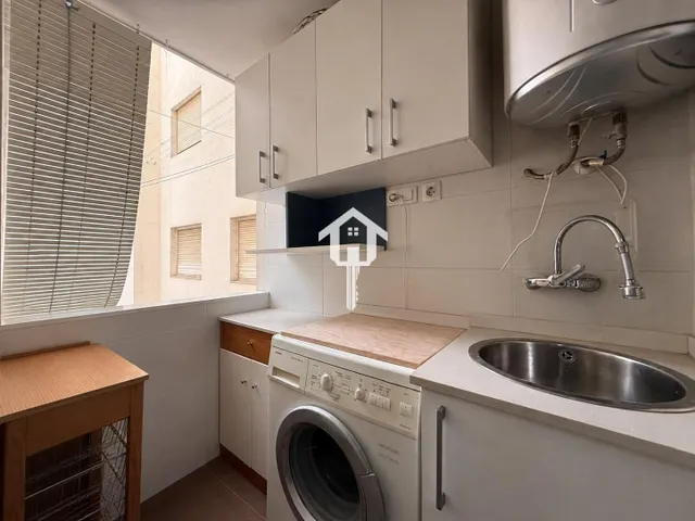 Piso en venta en Alicante. zona de carolinas altas. 90m2, 3 habitaciones, 1 baño, segunda planta con ascensor. — 17