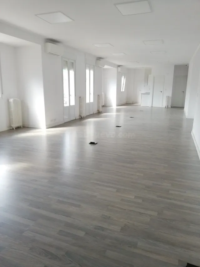 METRO RIOS ROSAS, OFICINA muy luminosa,130m2 diáfana, calefa - foto 3
