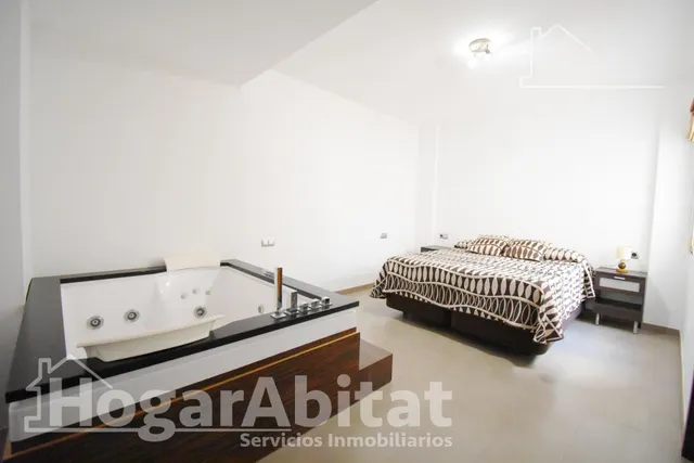 ¡HOGAR DE LUJO! MUY AMPLIO, BONITO Y LUMINOSO, TODO AMUEBLADO — 15