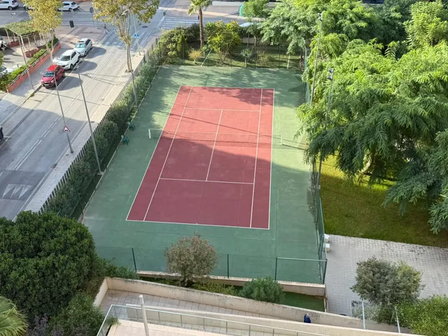 Lujo Elegante apartamento en Benidorm con vistas y piscina — 28