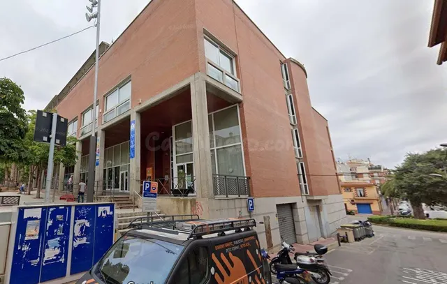 PISO OKUPADO EN VENTA EN Salvador Espriu Sant Feliu de Guíxo