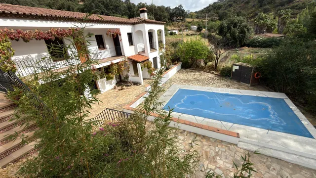 Exclusivo Hotel en Almonaster la Real con Vistas Panorámicas — 15