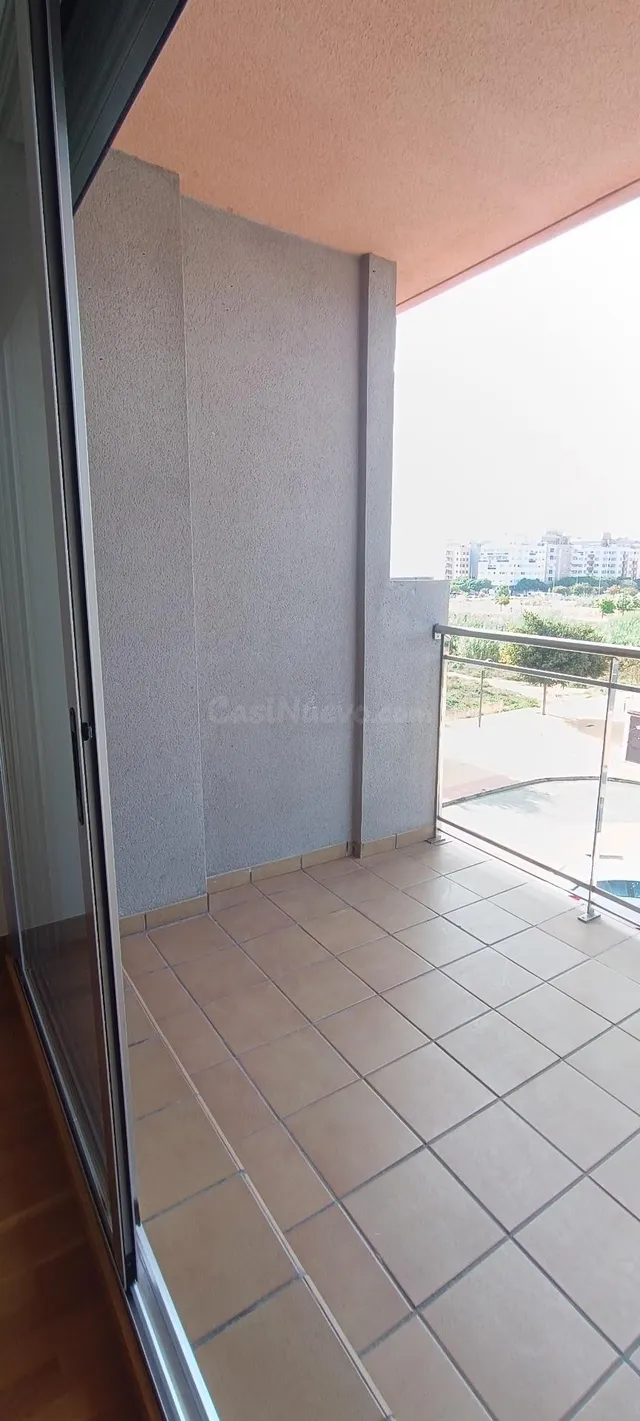Oportunidad con TERRAZA en Juan Carlos I — 5