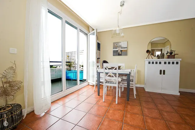 DÚPLEX CON VISTAS, TERRAZA Y 3 GARAJES — 7