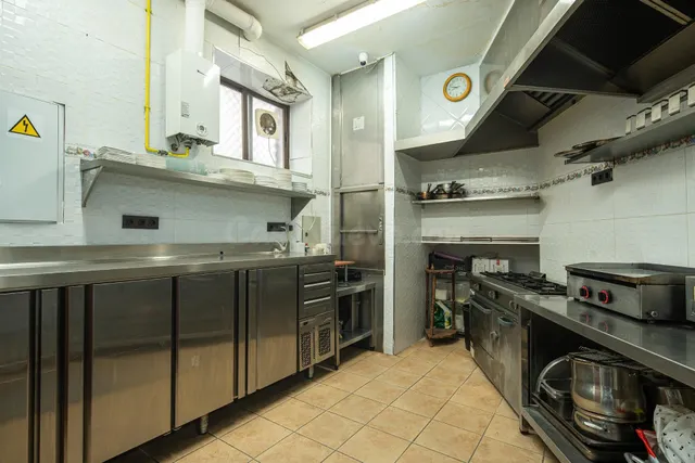TRASPASO RESTAURANTE EN CORAZON ALBAICIN — 21