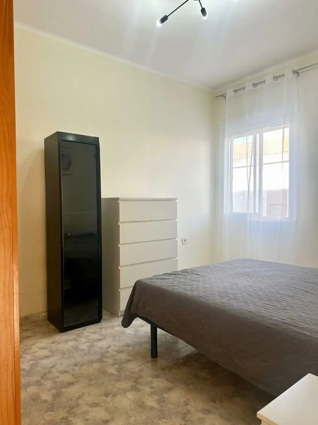Oportunidad Única en València: Acogedor Piso de 3 habitaciones — 6