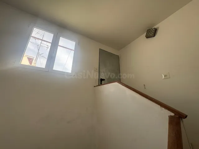Edificio de dos apartamentos con terraza y garaje - foto 4