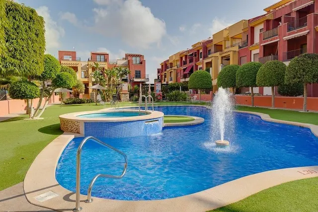 SE VENDE APARTAMENTO CON SOLARIUM EN LOMAS DE CABO ROIG