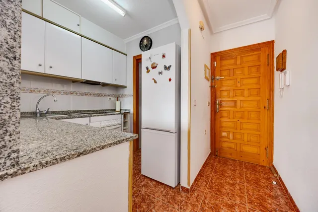 Apartamento 2 dormitorios con orientación sur y piscina comunitaria. — 10