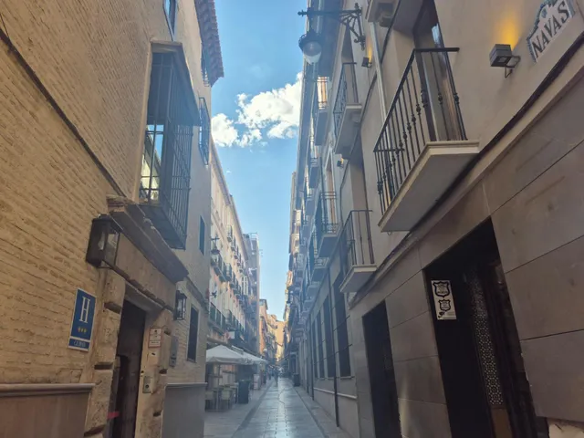 Piso 2 dormitorios sin muebles,MUY CENTRICO — 9